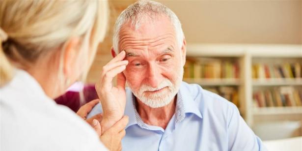 فهم مرض الزهايمر: تحليل شامل لأعراضه وكيفية الوقاية منه