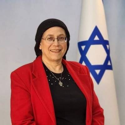 وزيرة إسرائيلية: حكومة تضحي بكل شيء لإعادة 22 أسيرًا لا تستحق البقاء