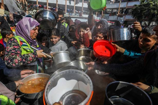 وكالة الأونروا تنفي مزاعم الجيش الإسرائيلي بشأن إعادة فتح معبر كرم أبو سالم