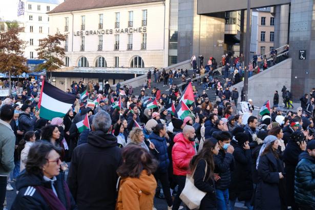 اضطرابات في جامعة السوربون بباريس بسبب مظاهرة داعمة لفلسطين