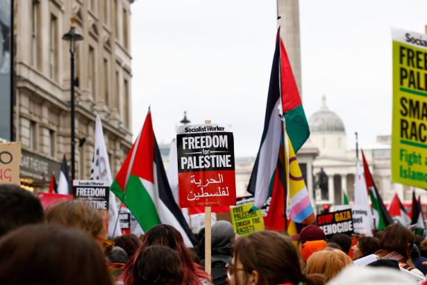 جامعات في بريطانيا تنضم للحراك الطلابي المندد بالحرب على غزة