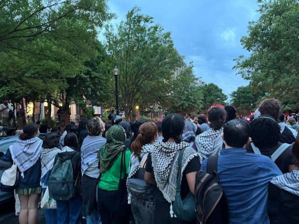 اعتقال 16 طالبًا في جامعة أكسفورد خلال احتجاجات لصالح فلسطين