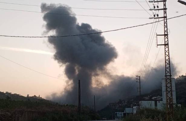 تطورات الجبهة الشمالية| حزب الله يستهدف دبابة إسرائيلية وإسرائيل تشن غارات على مواقعه