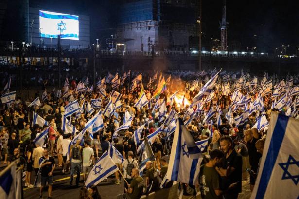 مظاهرات في إسرائيل تطالب بإسقاط حكومة نتنياهو وإبرام صفقة تبادل