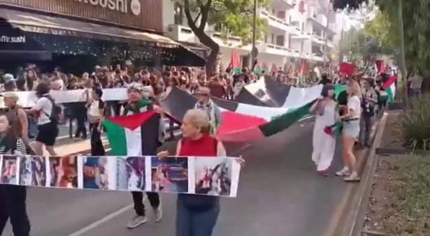 مظاهرة في المكسيك أمام سفارة إسرائيل احتجاجا على هجوم رفح