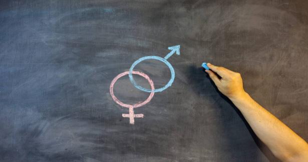 التربية الجنسية للمراهقين.. ما هو السن المناسب للحديث مع أبنائنا؟