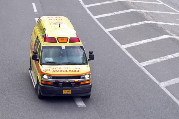الجريمة والعنف| إصابة رجل بجراح متوسطة من جرّاء تعرّضه لحادثة عنف في طوبا الزنغرية