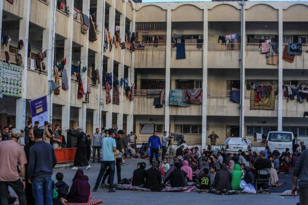 سمير زقوت: اسرائيل تكذب عندما تزعم بوجود مناطق آمنة للسكان، والنزوح هو قضيتنا الأساسية