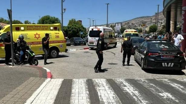 من مكان العملية  في كرمئيل - طواقم الانقاذ  