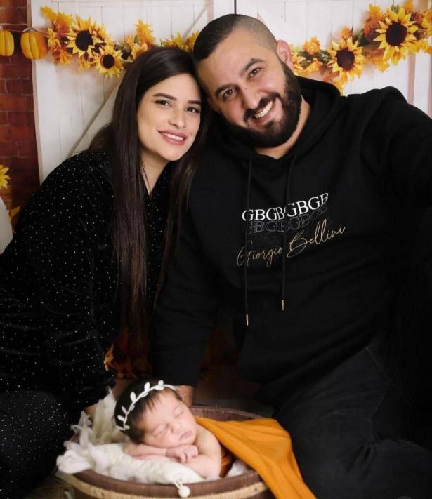 صورة متداولة لضحايا حادث الطرق - أسيد عامر وزوجته جمانة عامر وطفلتهما جوليا