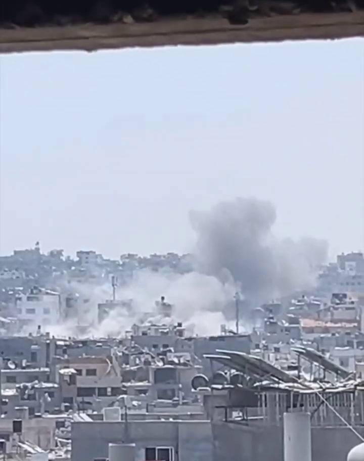 من استهداف الشجاعية قبل قليل - شهود عيان  