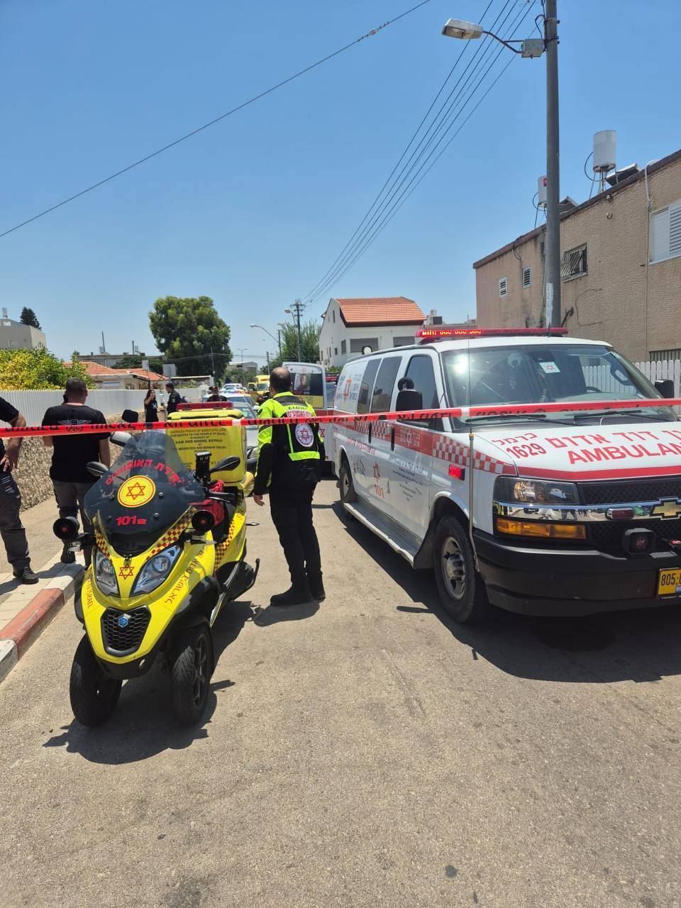 تصوير طاقم الانقاذ  - من مكان اطلاق النار