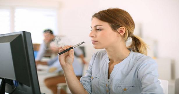 كيف استطاعت شركات التبغ اختراق الحاجز الدعائي والإعلامي؟