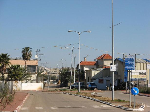 جلجولية - مواقع التواصل