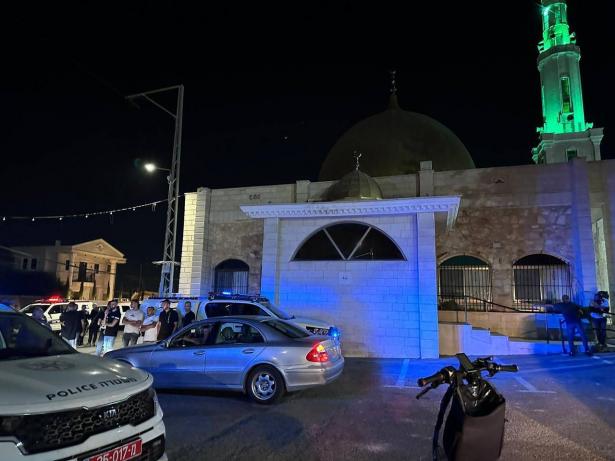 مقتل الشاب محمود عبد الحكيم مصالحة بعد خروجه من الجامع في كفر قرع