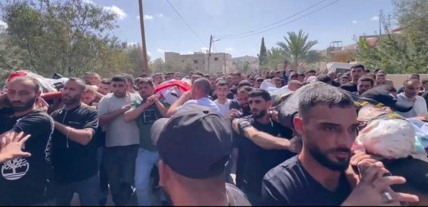 من تشييع جثمان الضحايا في قباطية  