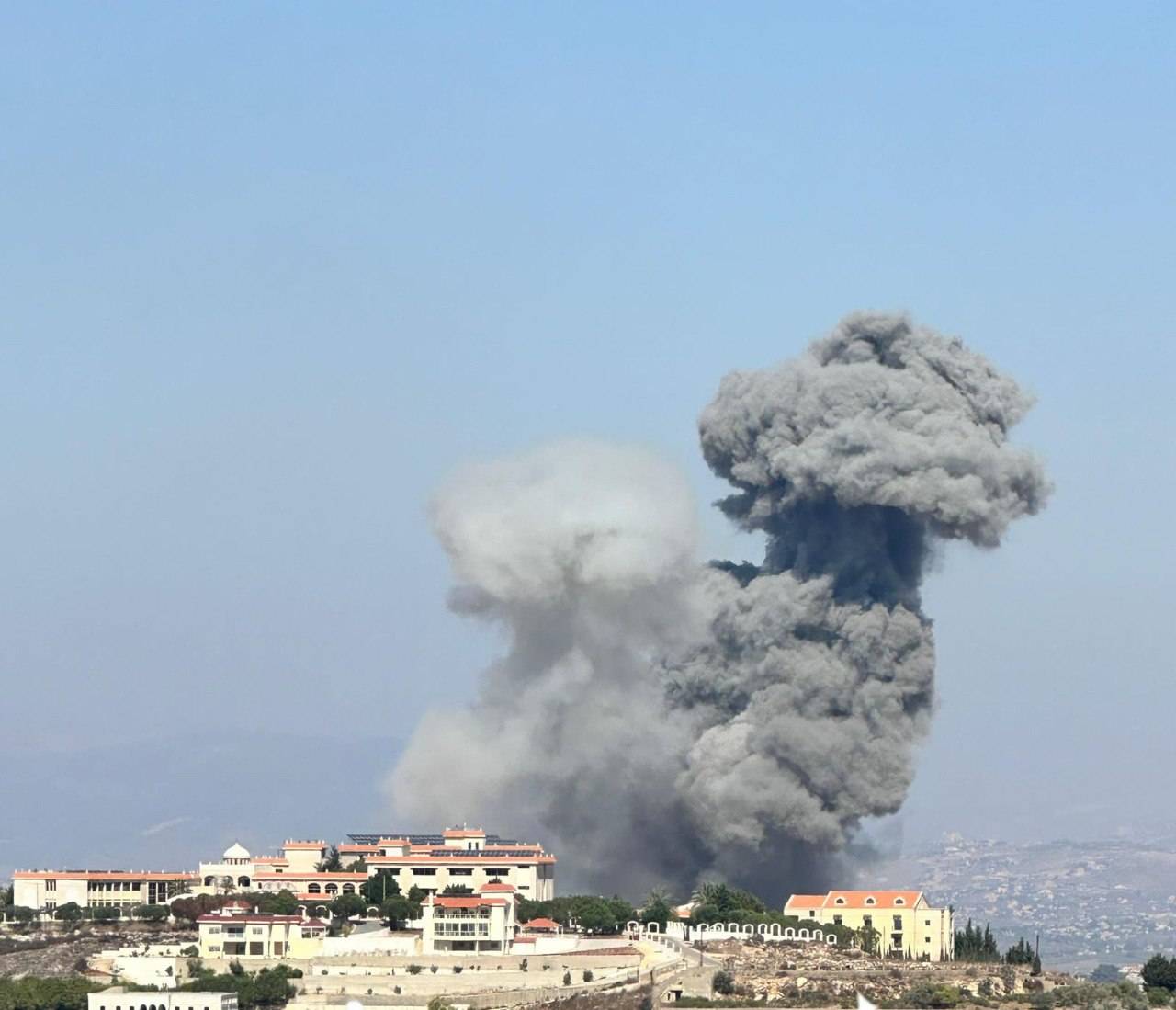 غارة إسرائيلية على لبنان - وسائل التواصل 