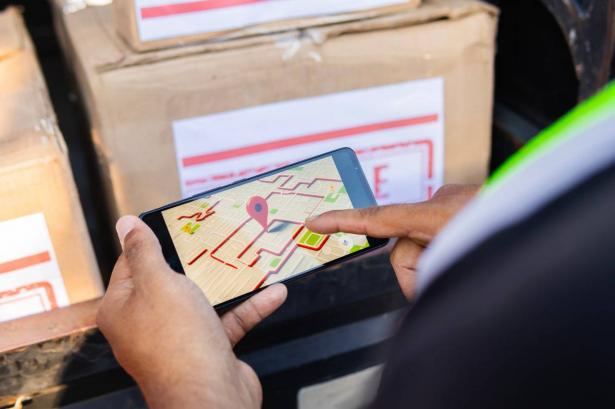تحسبًا لرد إيراني.. إسرائيل تعطل إشارات GPS في تل أبيب!