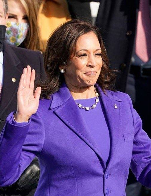 هاريس-وسائل تواصل 