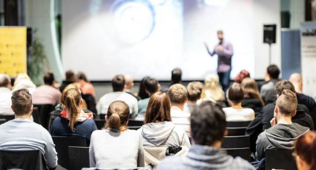 يوسف طه: المجتمع الإسرائيلي يتجه نحو الفاشية.. والطلاب العرب هم الضحية الأولى