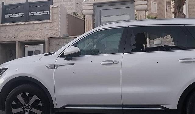 سيارة رئيس بلدية رهط
