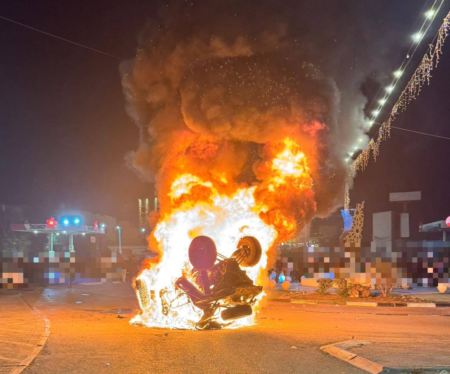 من مكان الانفجار في كفر مندا - شهود عيان 
 
