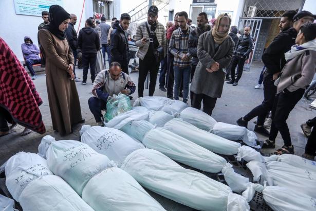 تصعيد الهجمات الإسرائيلية في غزة يسفر عن ارتقاء 42 فلسطينيًا