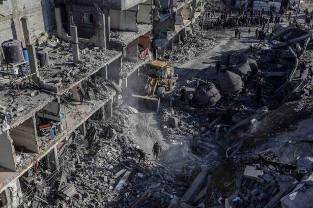 فلسطينيون يناشدون بإخلائهم من المناطق المحاصرة بعد 70 يومًا من الاجتياح الإسرائيلي لشمال غزة