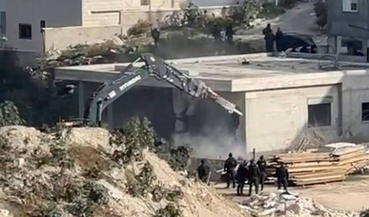 هدم منزل في بلدة الرينة - موقع تواصل 