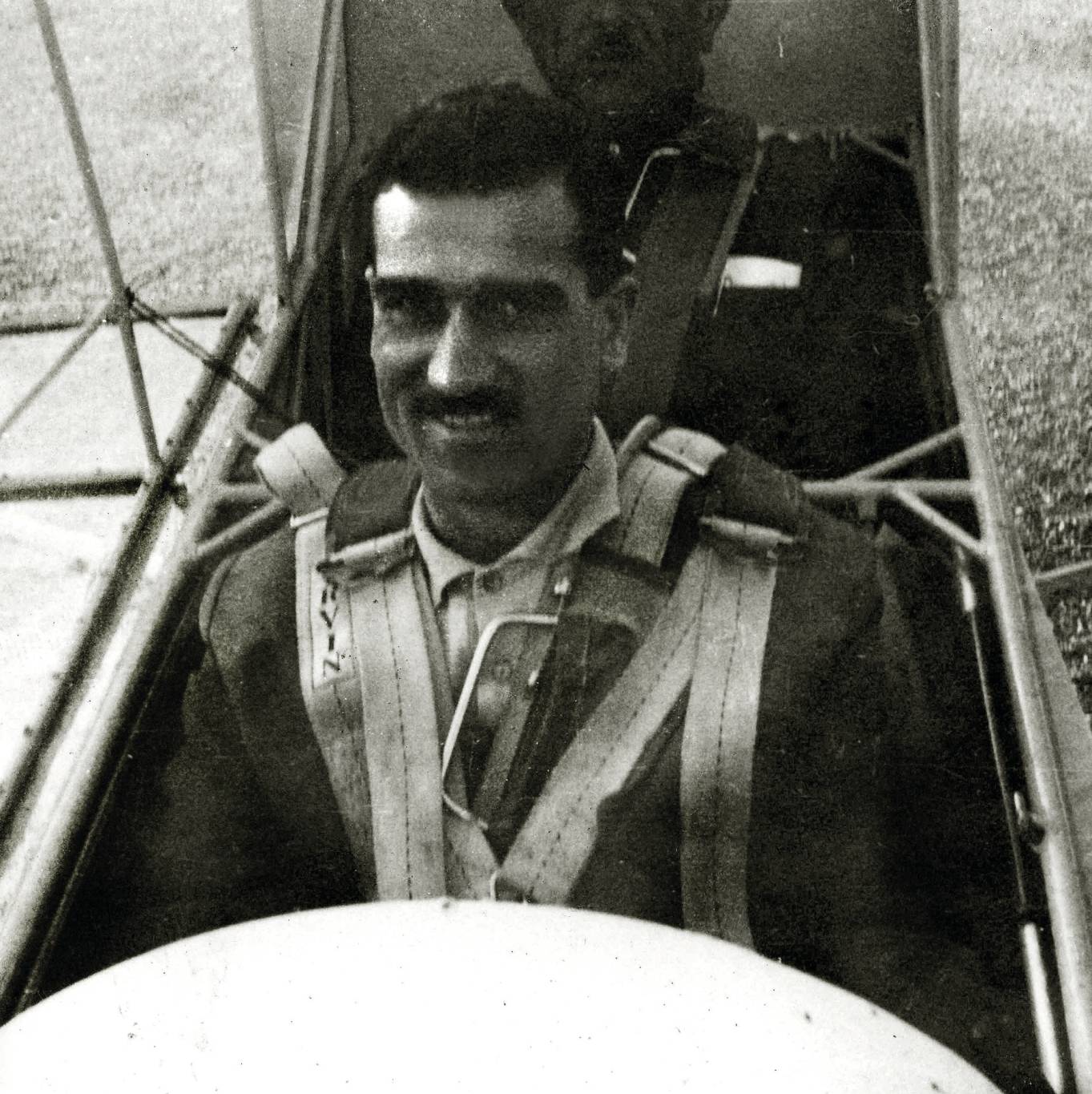 إيلي كوهين-وسائل تواصل 