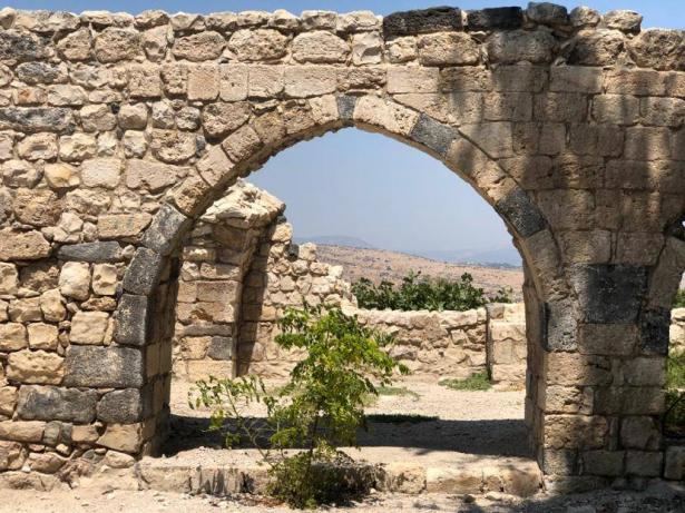 آثر تاريخي قد ينهار.. دعوى قضائية للمطالبة بترميم مسجد صلاح الدين في حطين