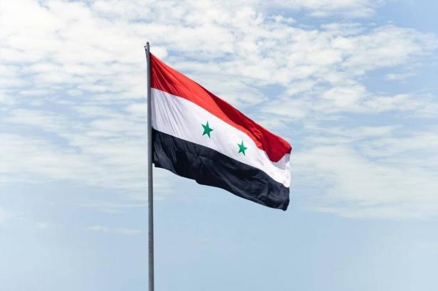 المطران حنا جلوف: شعبنا بدأ يتنفس الحرية.. وهذا موقفي من منصب محافظ حلب