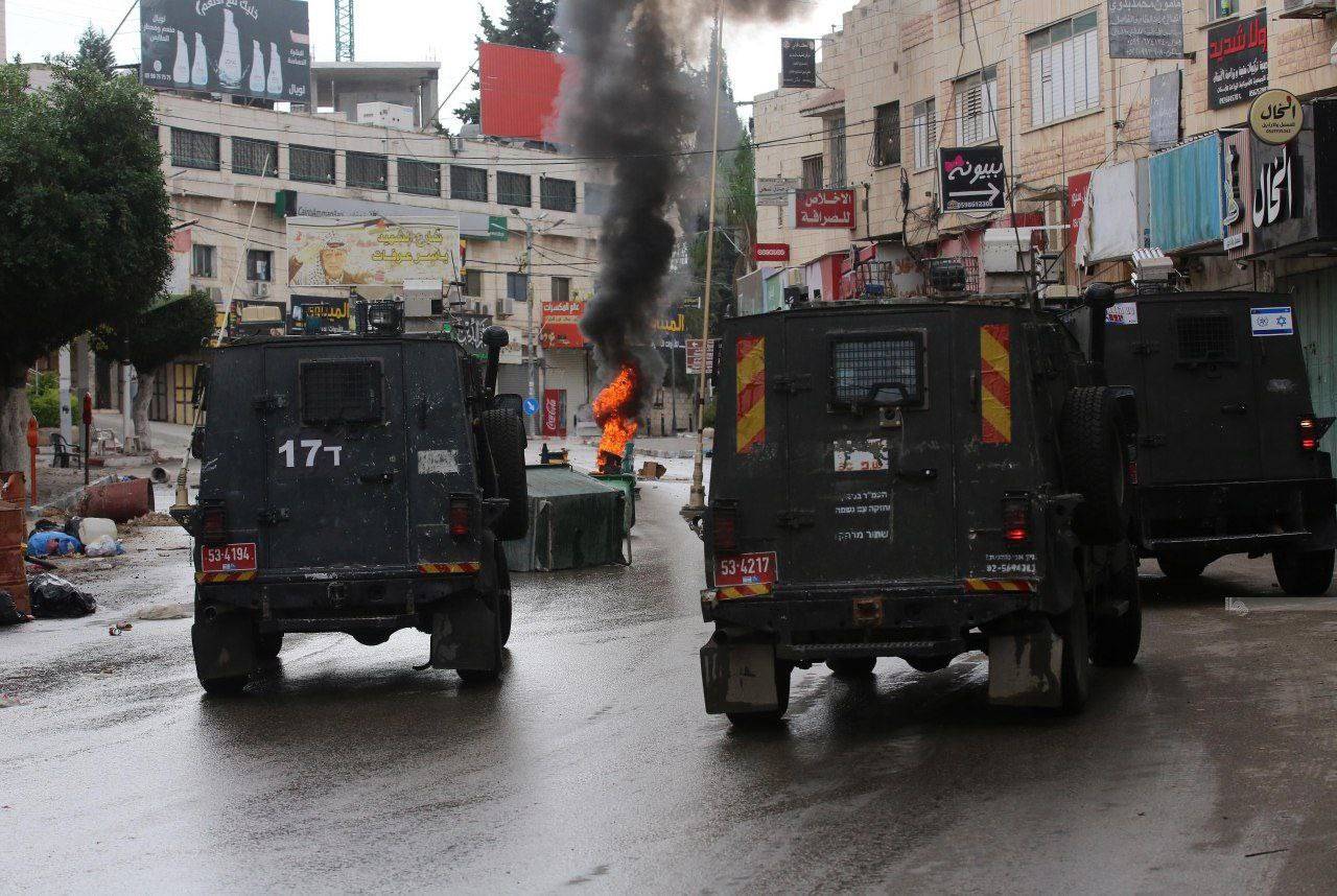 تطورات الضفة الغربية|مقتل رائد بالسلطة الفلسطينية بجنين وحملة اعتقالات إسرائيلية موسعة