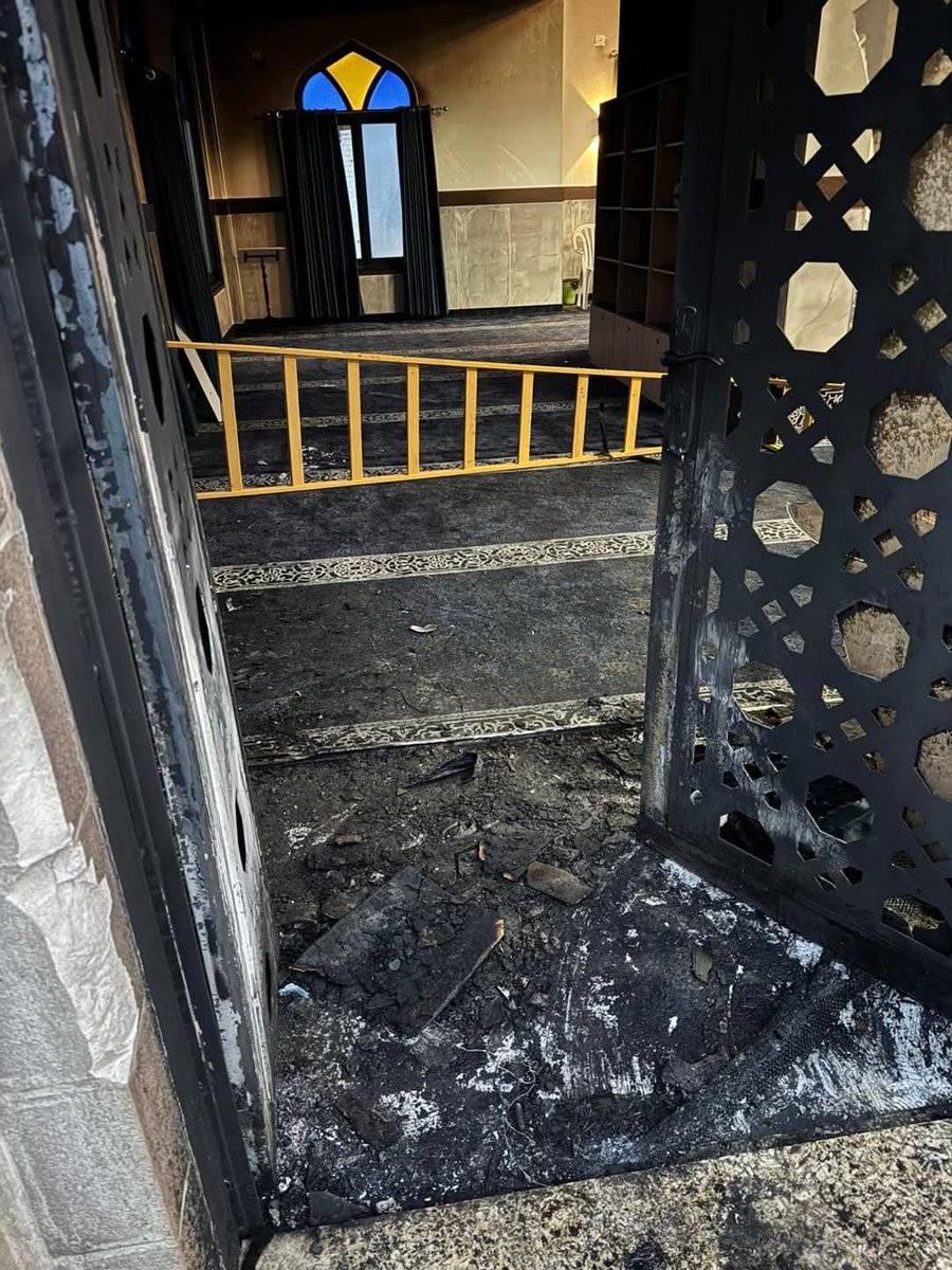 حريق المسجد-وسائل تواصل