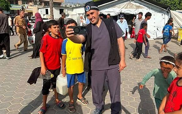 صورة متداولة - الطبيب الأردنيّ البلوي (وسائل التواصل)
