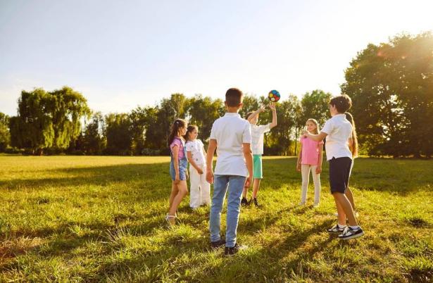 مبادرة أثر: ورش عمل للأطفال بمختلف المجالات ضمن مخيم شتوي