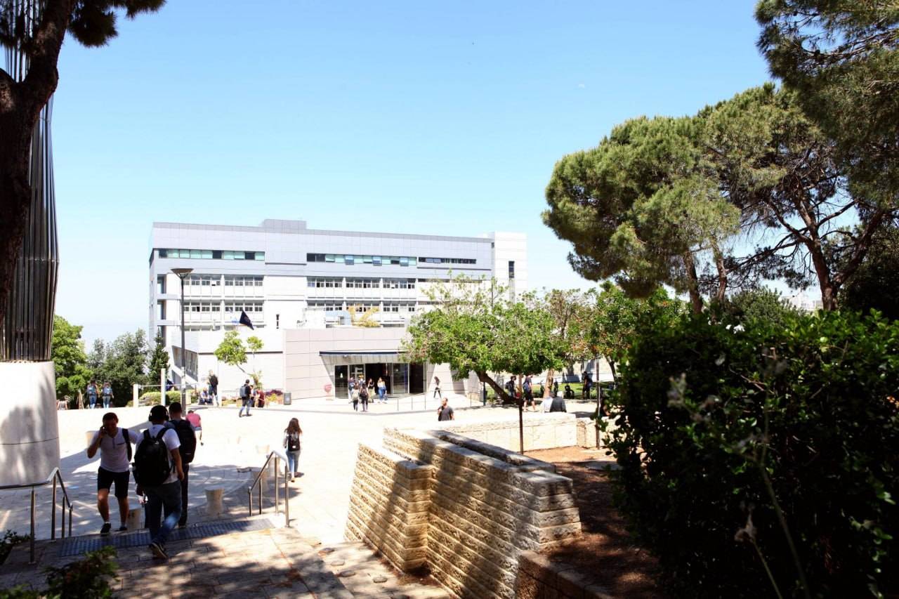 جامعة حيفا-shutterstock 