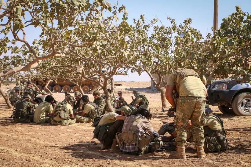 الجيش السوري ينفي الانسحاب من الساحل ويؤكد تواجد قواته