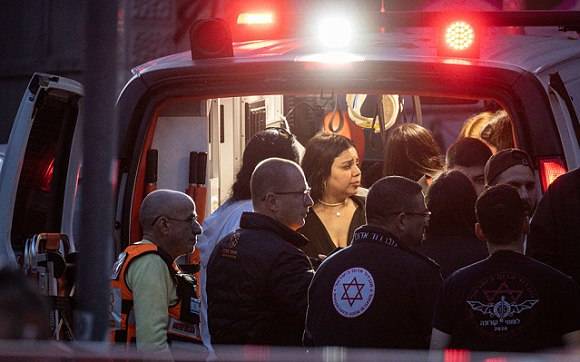 عملية طعن بتل أبيب