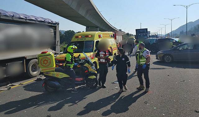 مكان الحادث-الإسعاف 