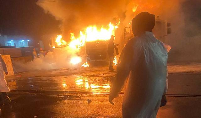 مكان الحريق-طواقم الإنقاذ 