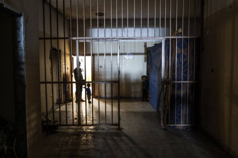 مكتب إعلام الأسرى: وحدات القمع الإسرائيلية تقتحم سجن عوفر وتعتدي على الأسرى