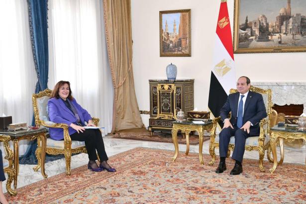 الرئيس المصري يؤكد ضرورة إعمار غزة دون تهجير سكانه