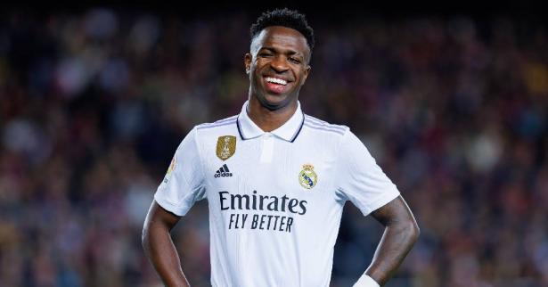 جماهير ريال مدريد تصدم فينسيوس جونيور بشأن الرحيل عن الملكي
