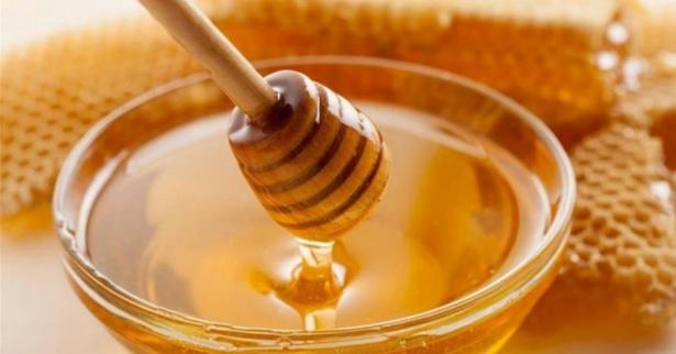 فوائد تناول العسل الأبيض في السحور.. اكتشفها