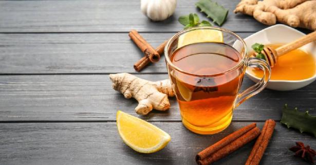 5 مشروبات طبيعية لتعزيز التركيز والنشاط بدون كافيين