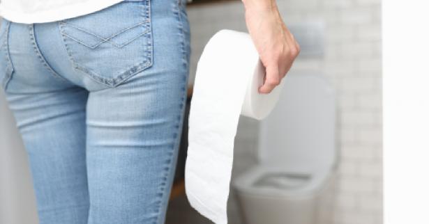 أسباب الدم في البول عند النساء.. مؤشرات صحية لا يجب تجاهلها