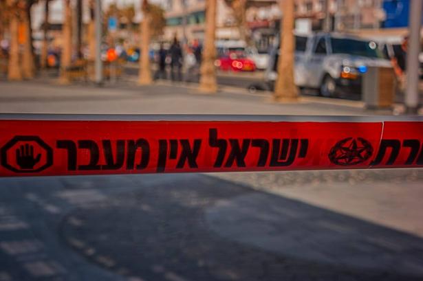 مصرع عامل فلسطيني قفز من الطابق الخامس هربا من الشرطة