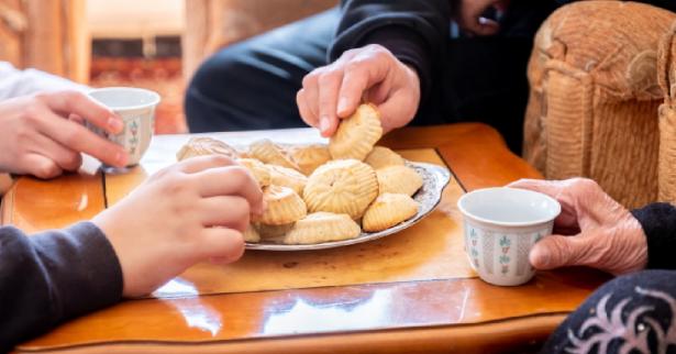 هل يمكن لكبار السن تناول الكحك في العيد؟.. دراسة تجيب