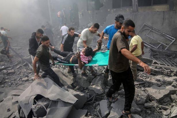مدير مستشفى المعمداني: القصف أوقف الخدمات الطبية وترك الجرحى بلا رعاية